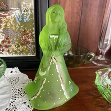 Rare Fenton green Uranium hand painted & Signed by TG Menden hall Fenton 