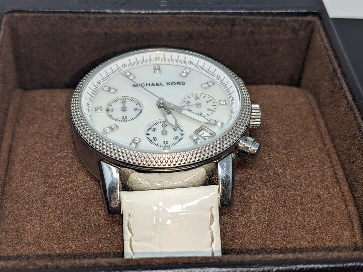 MICHEAL KORS スポーツスマートウォッチ 【最終セール】 MICHEAL KORS スポーツスマートウォッチ 【最終セール】 何が出来る