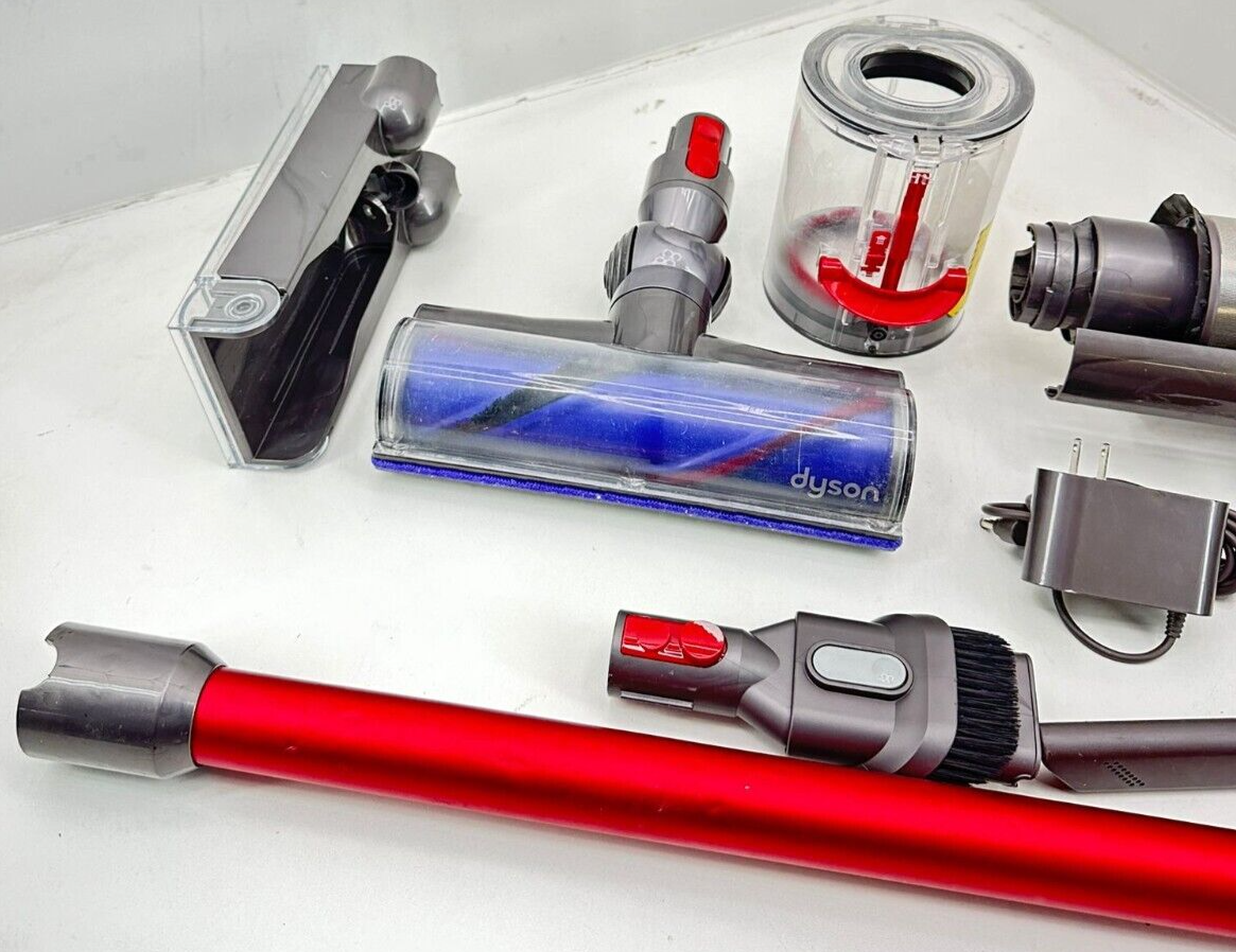 Dyson V10 Motorhead Cordless Vacuum Cleaner Red 0144 eBay