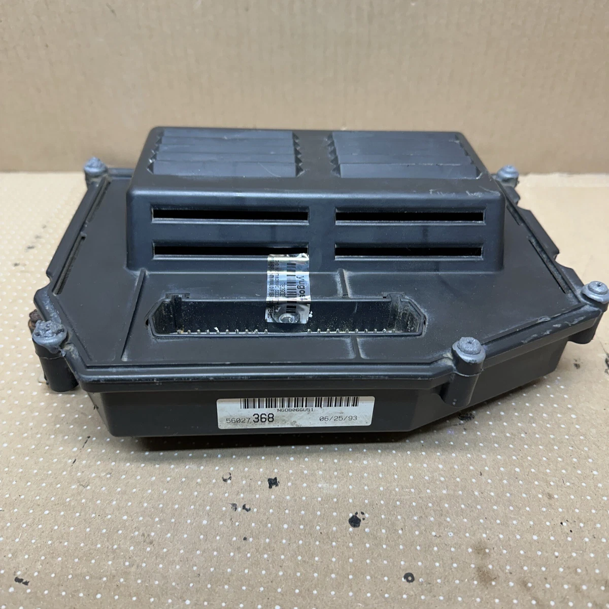 56027368 I 1991 - 1995 Jeep Wrangler YJ 6 cylinder 4.0L Manual ECM 
