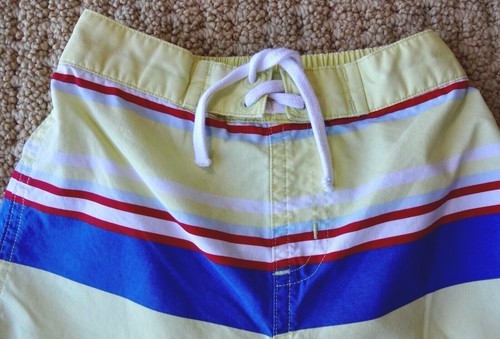 Pantalones cortos de surf retro a rayas con salpicaduras junto al mar JANIE AND JACK 12-18 M - Imagen 3 de 7