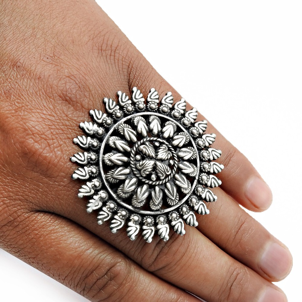 925 Solid Sterling Silver Vintage Look Artisan Ring Size 8