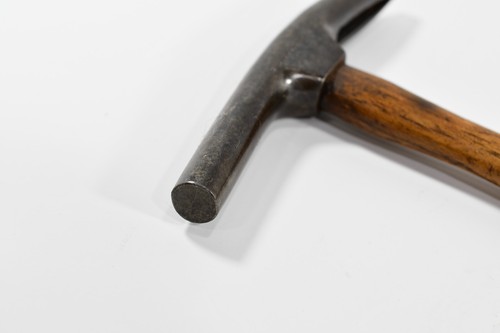 Vintage Osborne & Co. Tack Hammer with Nail Puller and magnetic tip M830 - Picture 7 of 18