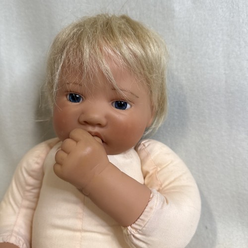 Vintage LEE MIDDLETON Baby Doll Lifelike Blonde Blue Eyes Thumb Sucker Numbered