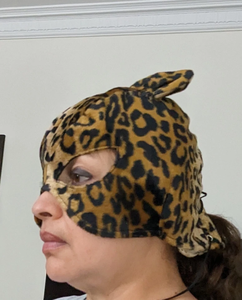 Máscara de terciopelo leopardo femenino Halloween Foto 2 de 3