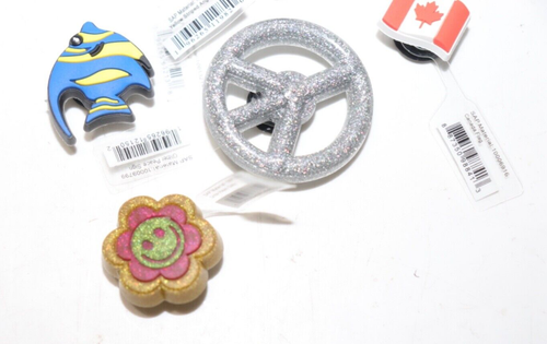 Power Rangers Crocs Shoe Charms Jibbitz and Peace Gibbets - Picture 3 of 3
