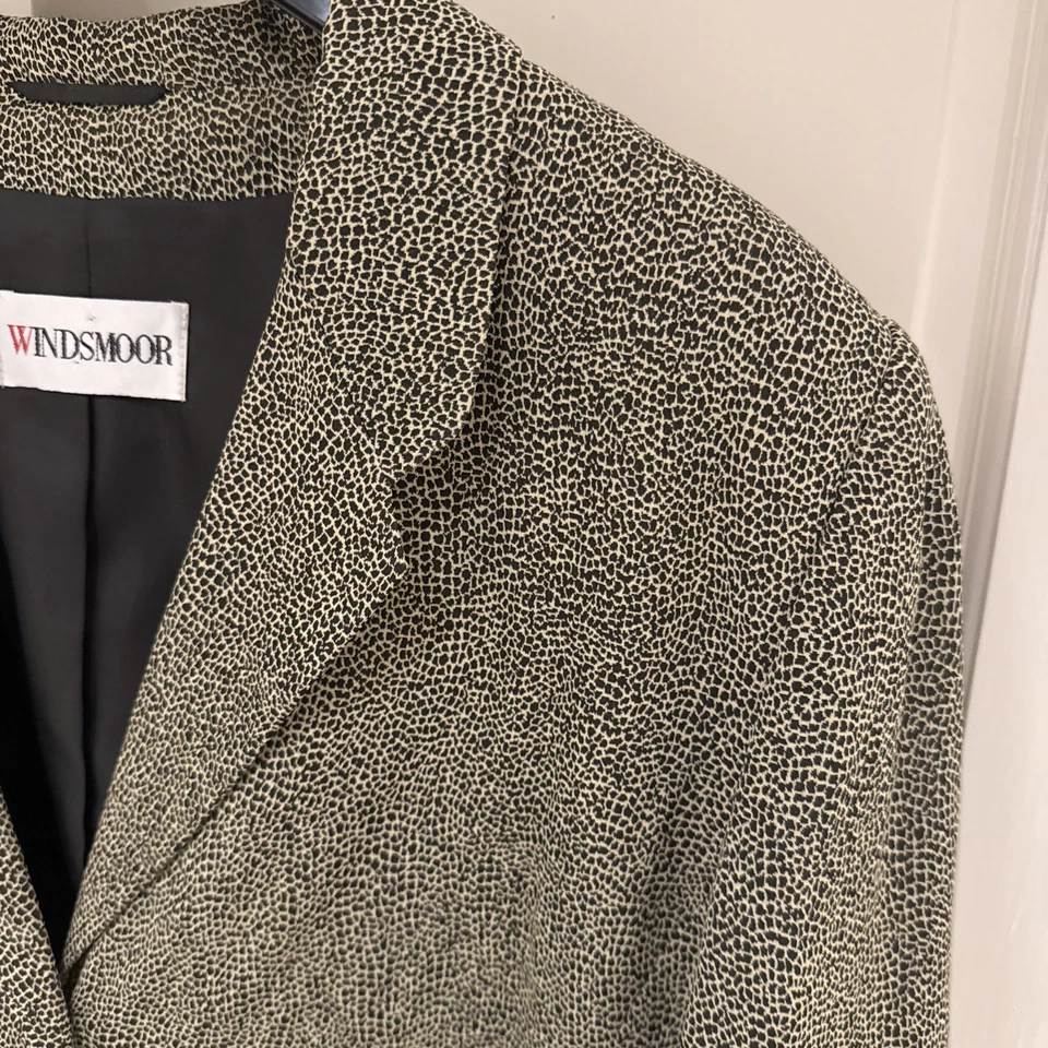 Ladies Jacket Size 18 - Image 3 of 4