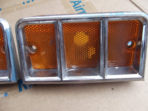 1975 - 77 Charger Cordoba Front Fender Side Marker lights 3798262 - Foto 3 di 5