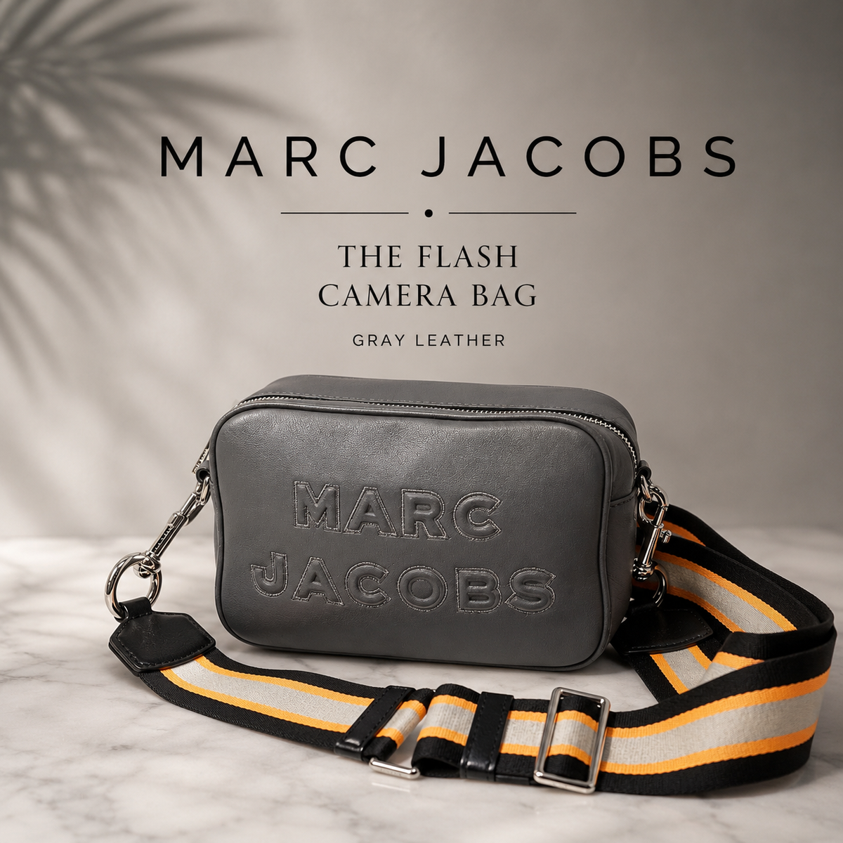 正規品＆人気商品‼️ マークジェイコブス フラッシュ レザー カメラバッグ Marc Jacobs The Flash Gray Leather Camera Bag Crossbody Sport