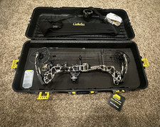 Mathews Triax RH 70 lb Compound Bow Multi-Color w/ Bow Case, Hunting
