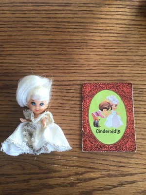VTG CUTE COLLECTOR'S #3528 "CINDERIDDLE" BOOK COLLECTOR LIDDLE KIDDLE DOLL #11 - Image 1 of 4