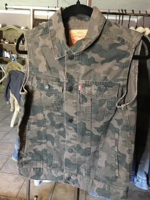 LEVI’s Camo Vest Cut Mens Denim Green Size Large - Image 1 of 4