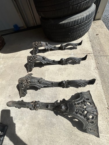 antique cast iron bench or table legs, likely from the late 19th to early 20th - Picture 1 of 3