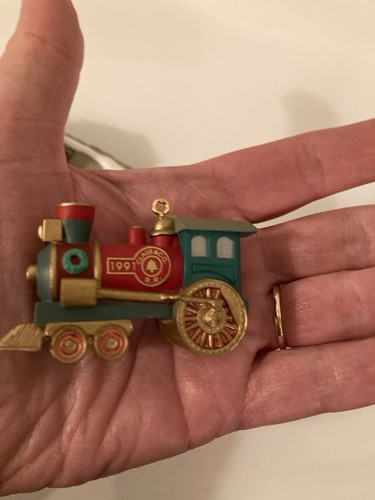 Hallmark Keepsake 1991 Claus & Co R.R Train 5 Piece Dysplay Ornament Set - Picture 8 of 23