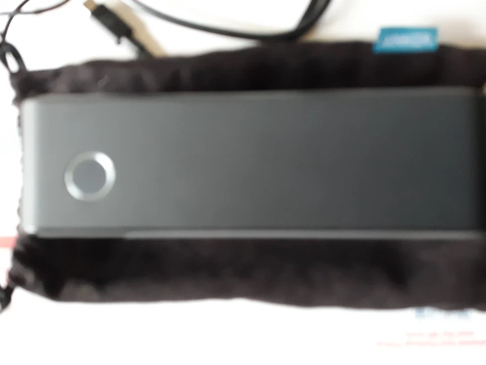 Banco de alimentación portátil Anker 737 140W 24000mAh pantalla inteligente A1289 seminuevo Foto 4 de 4