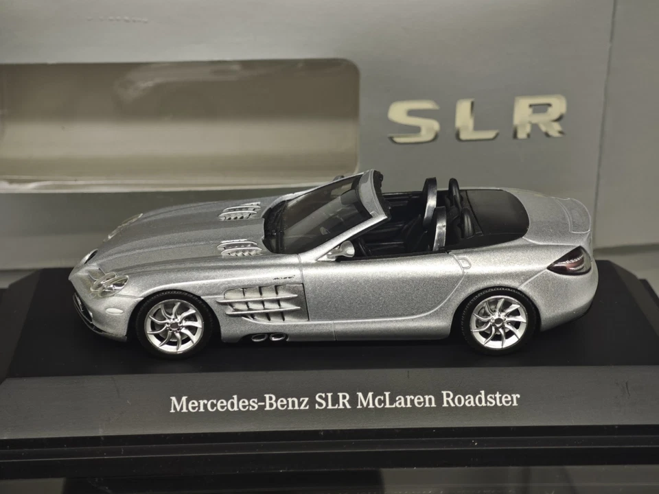 Mercedes-Benz McLaren SLR Roadster Minichamps 1/43 - Immagine 2 di 4