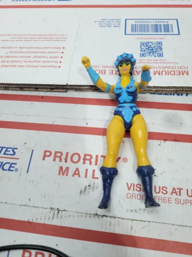 Mattel Masters of the Universe Origins Evil-Lyn Action Figure - GNN90