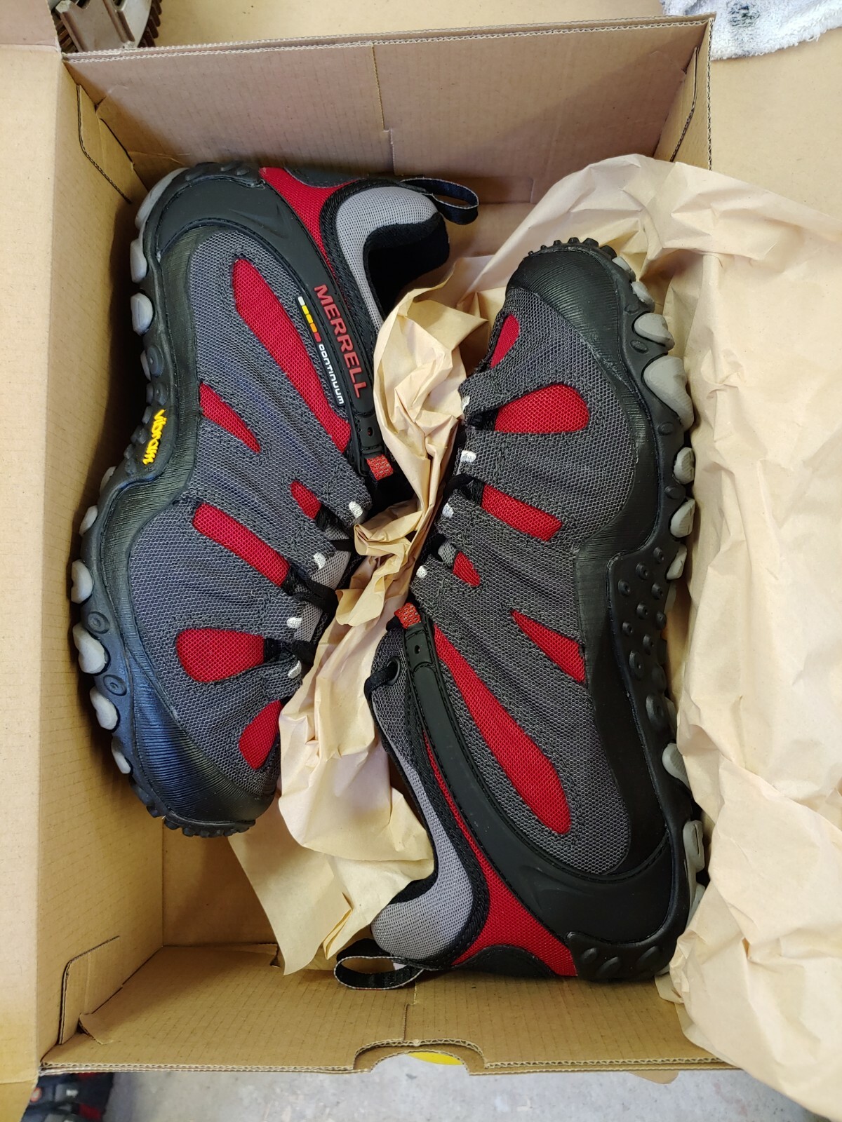 Politieagent Korst Indiener MERRELL CHAMELEON WRAP SLAM Boxed Mens Walking Boots size 8.5 Charcoal/Red | eBay Politieagent Korst Indiener MERRELL CHAMELEON WRAP SLAM Boxed Mens Walking Boots size 8.5 Charcoal/Red | eBay