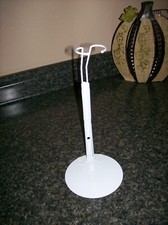 Metal Kaiser White Doll Display Stand