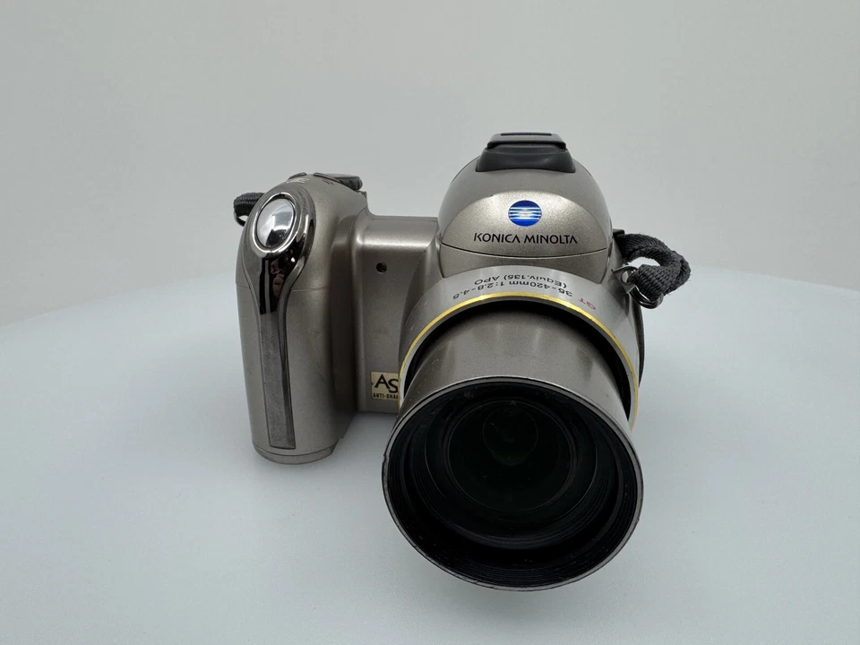 Konica Minolta DiMAGE Z6 6.0MP Digital Camera 12x Optical Zoom  2GB SD Card - Image 4 of 4