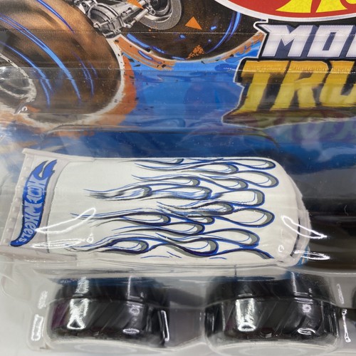 Hot Wheels 2021 Monster Trucks Demolition Doubles Drag Bus Vs VW Beetle - Picture 4 of 11