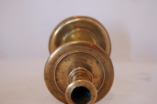 Spanish candlestick c. 1680 with high drip pan; separately cast components - Picture 11 of 12
