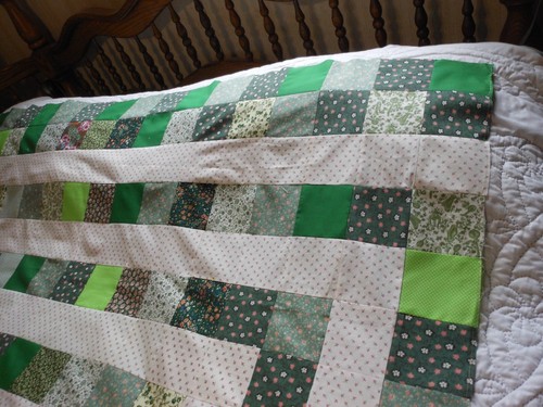 HANDMADE 3.5"x3.5" Squares Multi Colors PATCHWORK QUILT TOP ONLY- 83" x 62" (6) - Picture 12 of 19