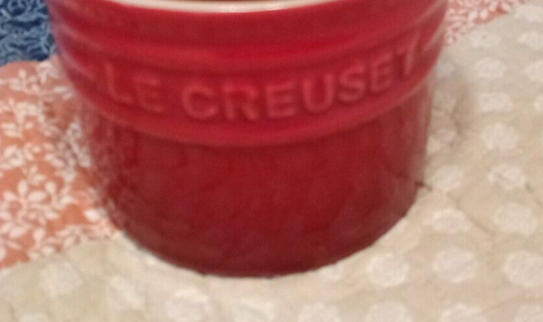 NEW With ORIGINAL STICKER LE CREUSET CHERRY CERISE 4 OUNCE BUTTER BELL CROCK - Picture 3 of 8