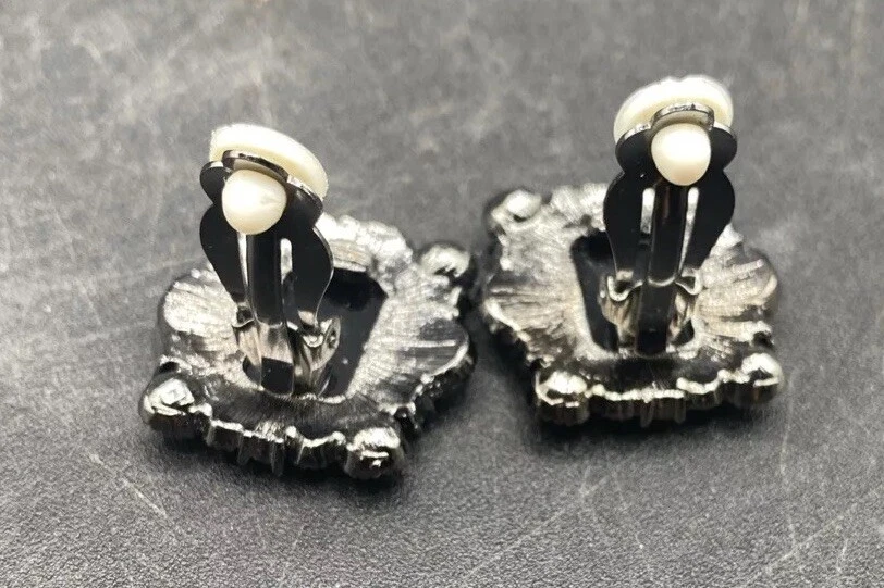 CLIP ON Earrings Vintage Onyx Color Pewter With Crystal Rhinestones Non Pierced - Image 4 of 4