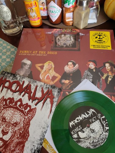 Panic At The Disco Limited Silver LP & Moovalya Colored 7-inch Vinyl Together! - Picture 9 of 13