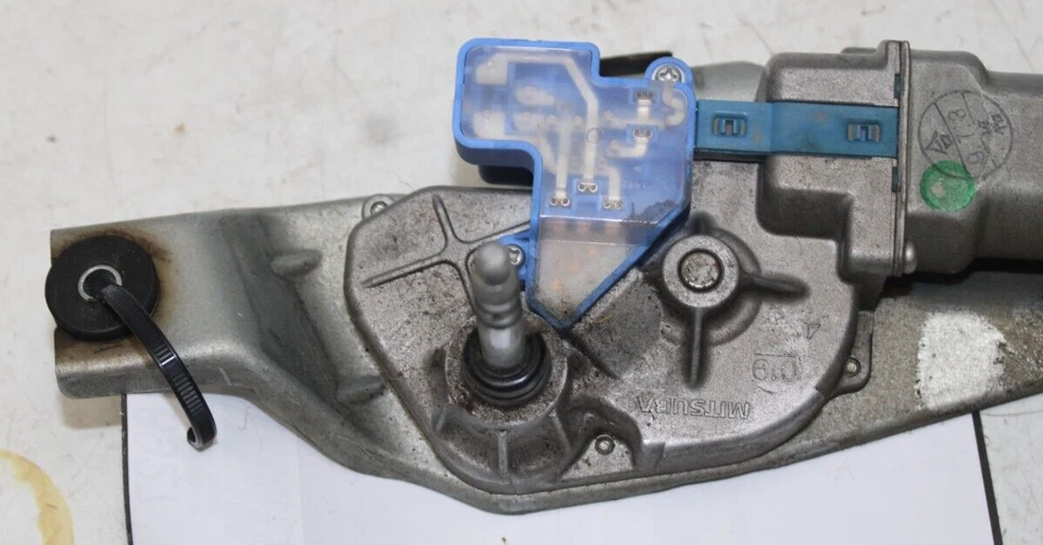 2010-11 SUBARU IMPREZA OUTBACK WRX STI WAGON REAR WIPER MOTOR OEM P/N 86510FG090 - Image 4 of 4