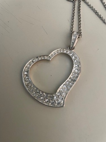 VINTAGE PREMIER DESIGNS PAVE RHINESTONE HEART PENDANT NECKLACE Silver Preowned - Picture 2 of 2