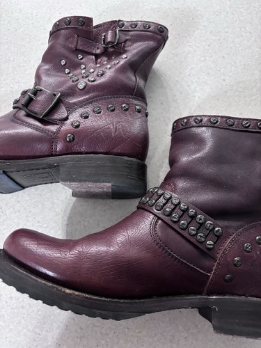 Frye Veronica Nieten kurze Moto Deko Stiefel braun Lederschnalle Damen 8 - Bild 6 von 14