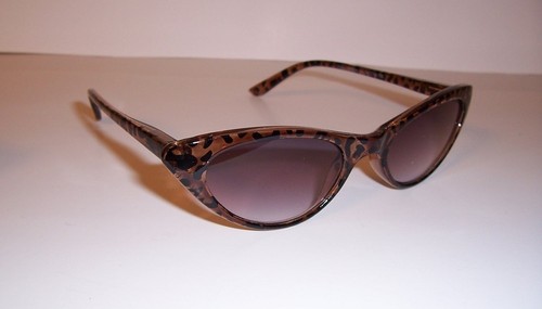 READING SUNGLASSES " CAT EYE " SPRING HINGES CHOOSE COLOR AND POWER "QUALITY" - 第 3/3 張圖片