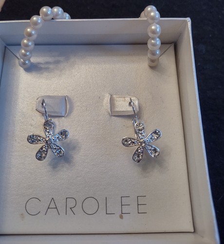 Beautiful Ladylike Pearl and Crystal Necklace and Earrings Set Carolee Jewelry - Picture 2 of 3