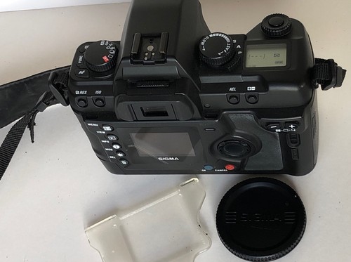 Sigma SD10 X3 Foveon 10 MP Camera Body W/strap & User Manual - Picture 7 of 13