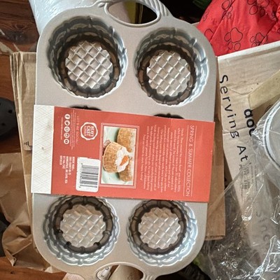 Fat Daddio's Anodized Aluminum 4-Cavity Round Baking Mold 1 Cup Silver
