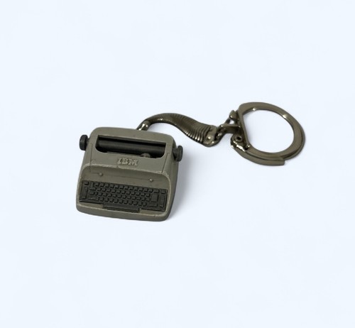 IBM ELECTRIC TYPEWRITER OLD PLASTIC ERA KEYCHAIN VTG RARE VINTAGE