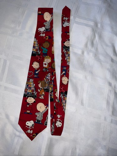 Peanuts Be My Valentine Necktie 100% Silk Red Snoopy Charlie Brown Linus Lucy - Picture 3 of 8
