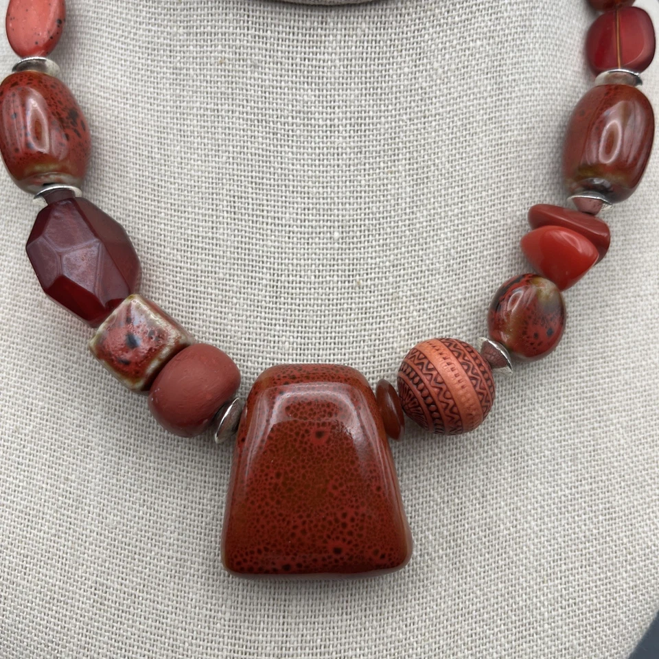 Collar Chicos llamativo colgante con cuentas rojas grueso audaz colorido collar de cerámica Foto 3 de 4