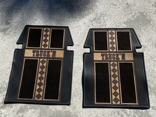 Vintage Brown & Tan Plasticolor TRUCKIN Floor Mats - Bild 1 von 15