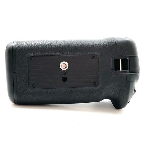 Mint Canon BG-E20 Battery Grip for EOS 5D Mark IV DSLR Camera From Japan Used - Picture 4 of 5