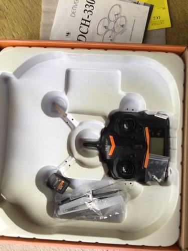 Quadcopter Drone Built-In HD Video Camera 2.4Ghz DCH-330 - 4 Channel, 6 Axis - Picture 3 of 4
