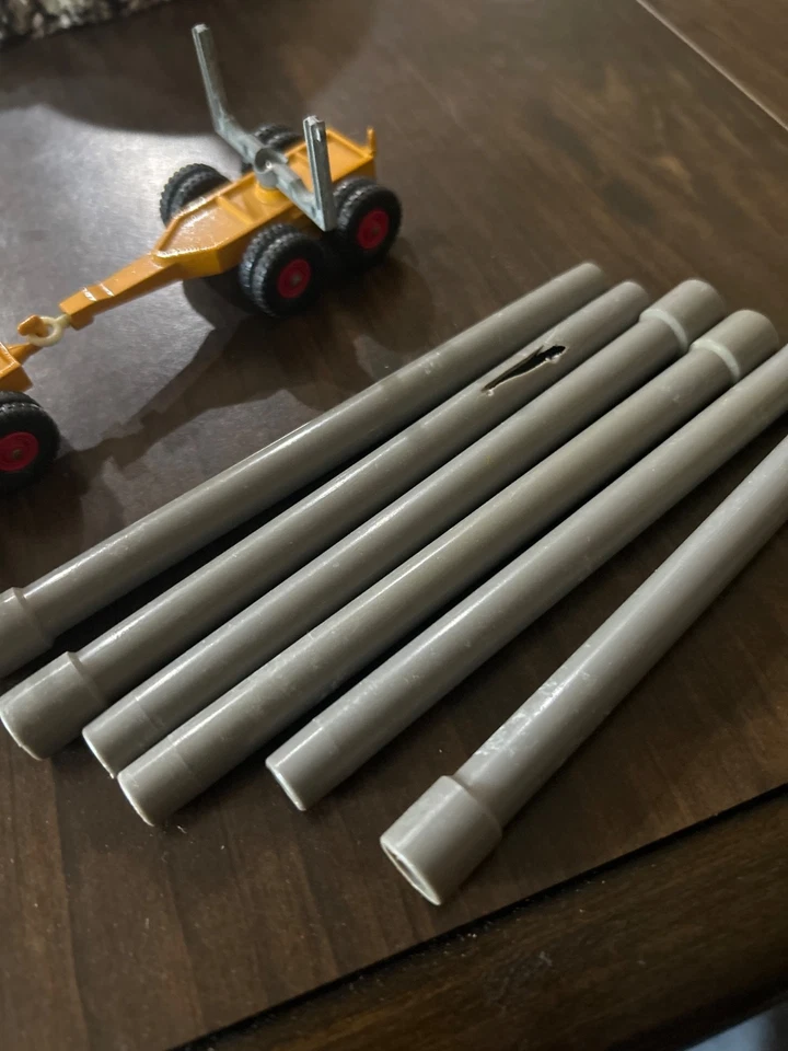 Lesney Matchbox King Size K-10/19 Pipe Truck No K-10 with Pipe missing one tire - Image 3 of 4