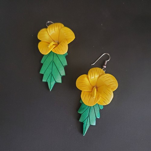 Pendientes colgantes vintage estilo hawaiano madera balsa hibisco amarillo flor hoja años 70 - Imagen 7 de 7