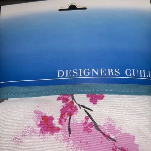 Guante de horno doble Designers Guild mantente seguro y elegante - Imagen 2 de 9