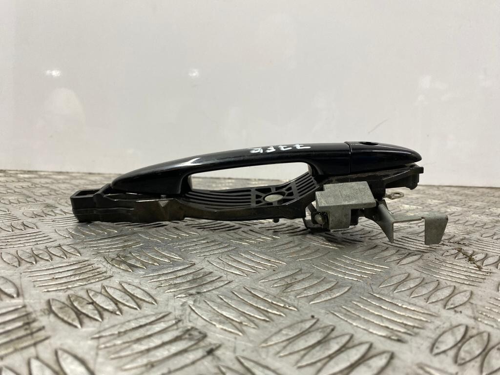 2010 Mazda 6 Front Right Door Handle Replacement Part #77