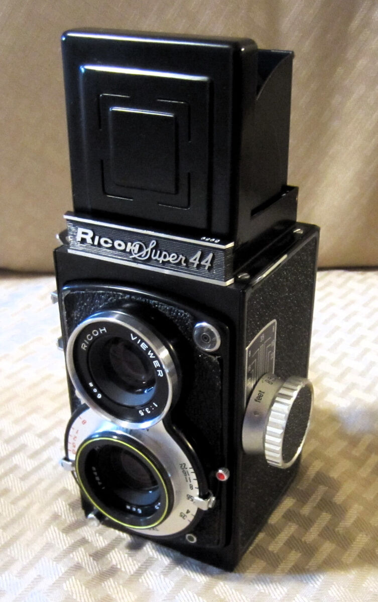 Excellent 1958 Ricoh Super 44 TLR Film Camera With 4x4 Riken Excellent 1958 Ricoh Super 44 TLR Film Camera With 4x4 Riken