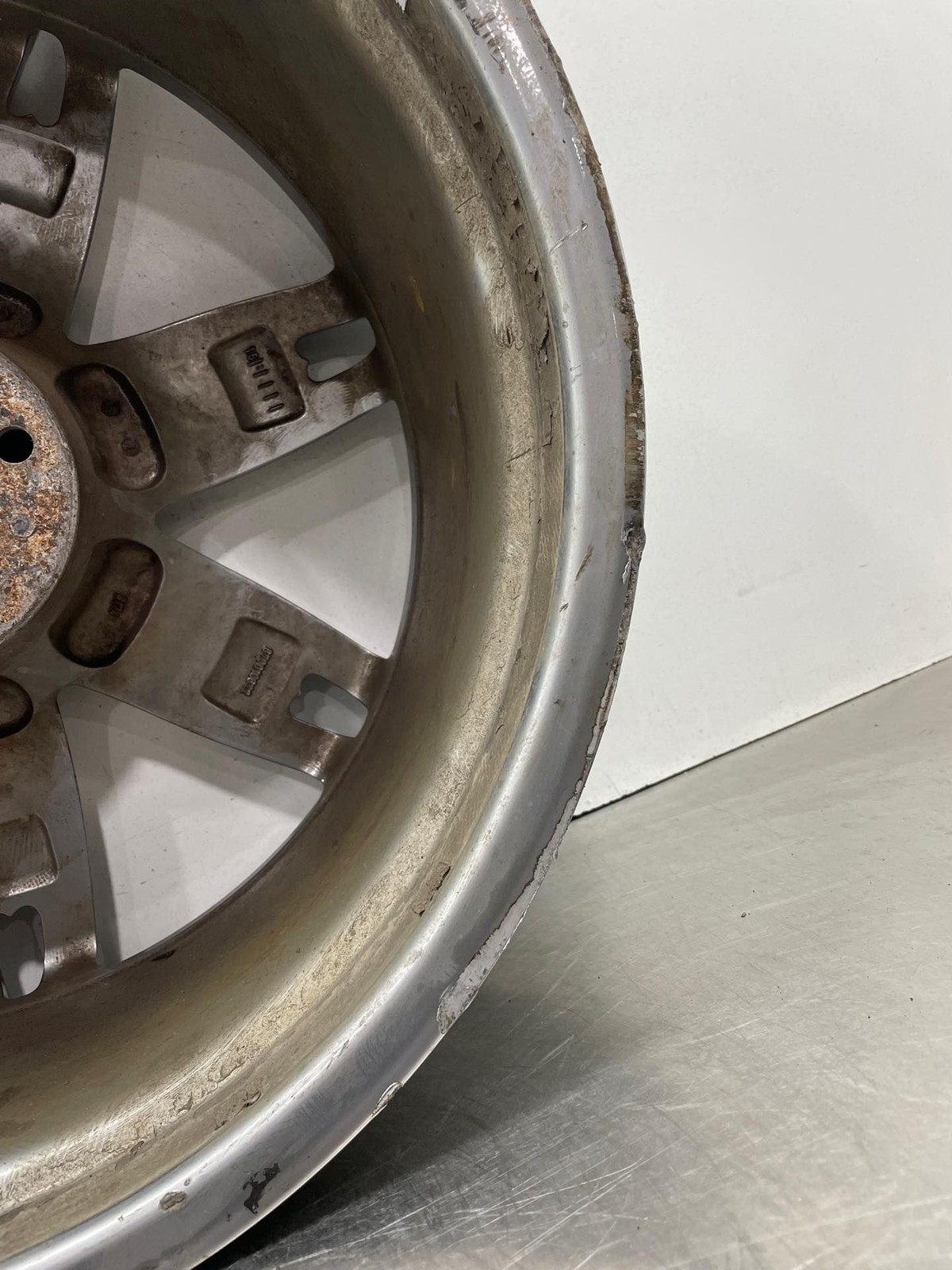 2009 Maserati Quattroporte Wheel Rim 20x8.5 Alloy 7 Spoke FRONT OEM 670010622