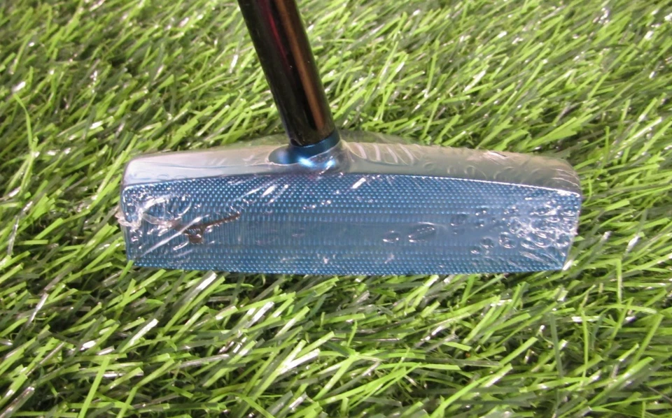 New LH Mizuno M. Craft OMOI 05 Blue Ion Putter, 34", w/Headcover & Weight Kit - Image 4 of 4